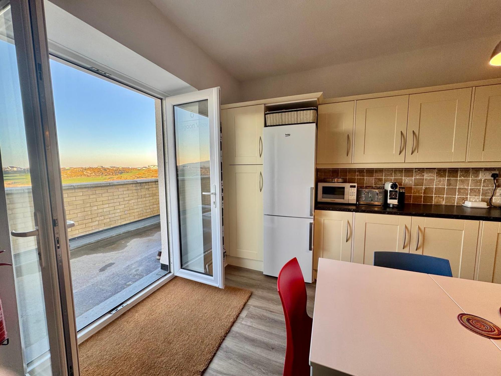 Lagoon View - Sea View- Pet Friendly - 2 Bed Apt - En-Suite Trearddur Extérieur photo