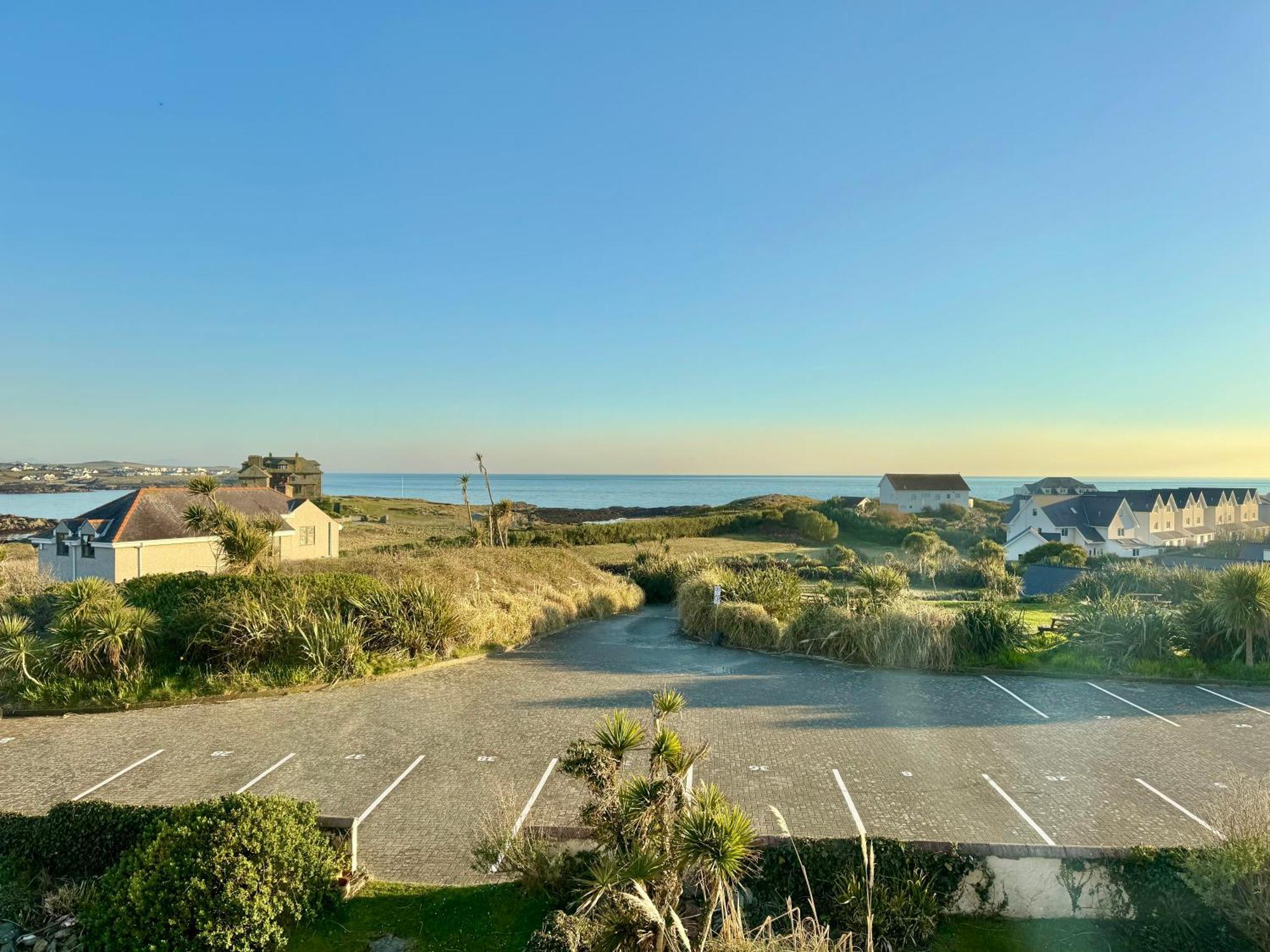Lagoon View - Sea View- Pet Friendly - 2 Bed Apt - En-Suite Trearddur Extérieur photo