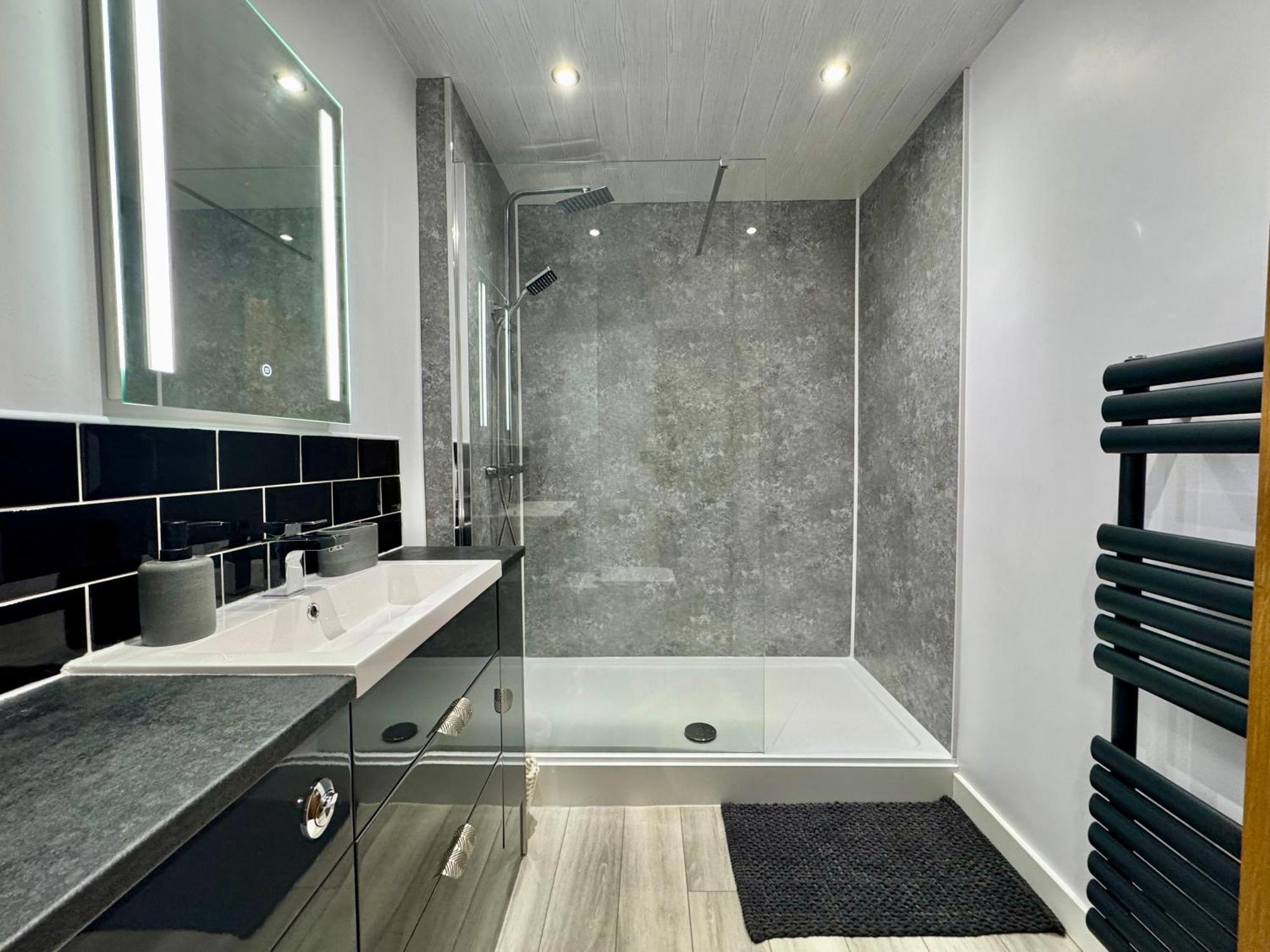 Lagoon View - Sea View- Pet Friendly - 2 Bed Apt - En-Suite Trearddur Extérieur photo